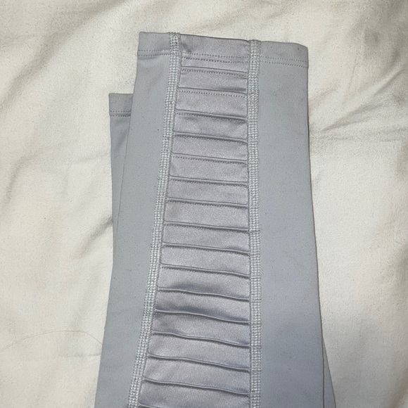 Alo Leggings - Picture 3 of 3